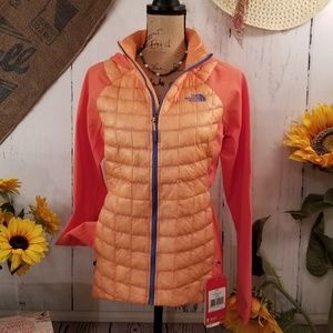 🦋NORTH FACE THERMOBALL HYBRID JKT SMALL